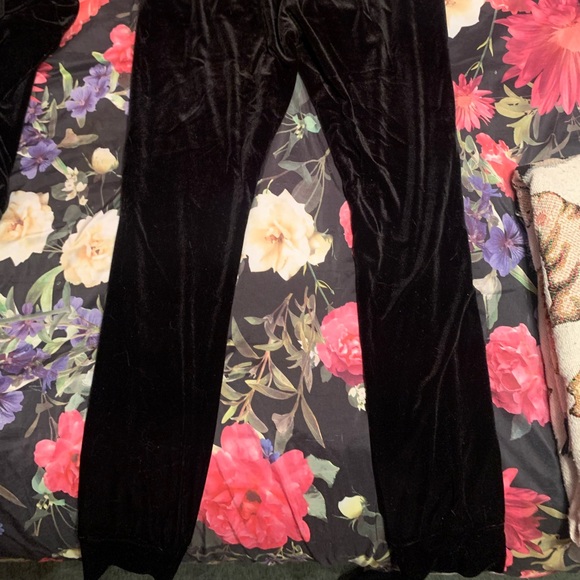 Matching sweat suit! - Picture 4 of 7